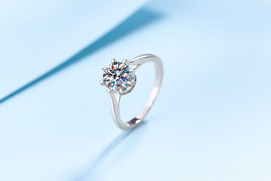 S925 Silver Eight Claw Ring Platinum Plated Inlaid 1 Karat